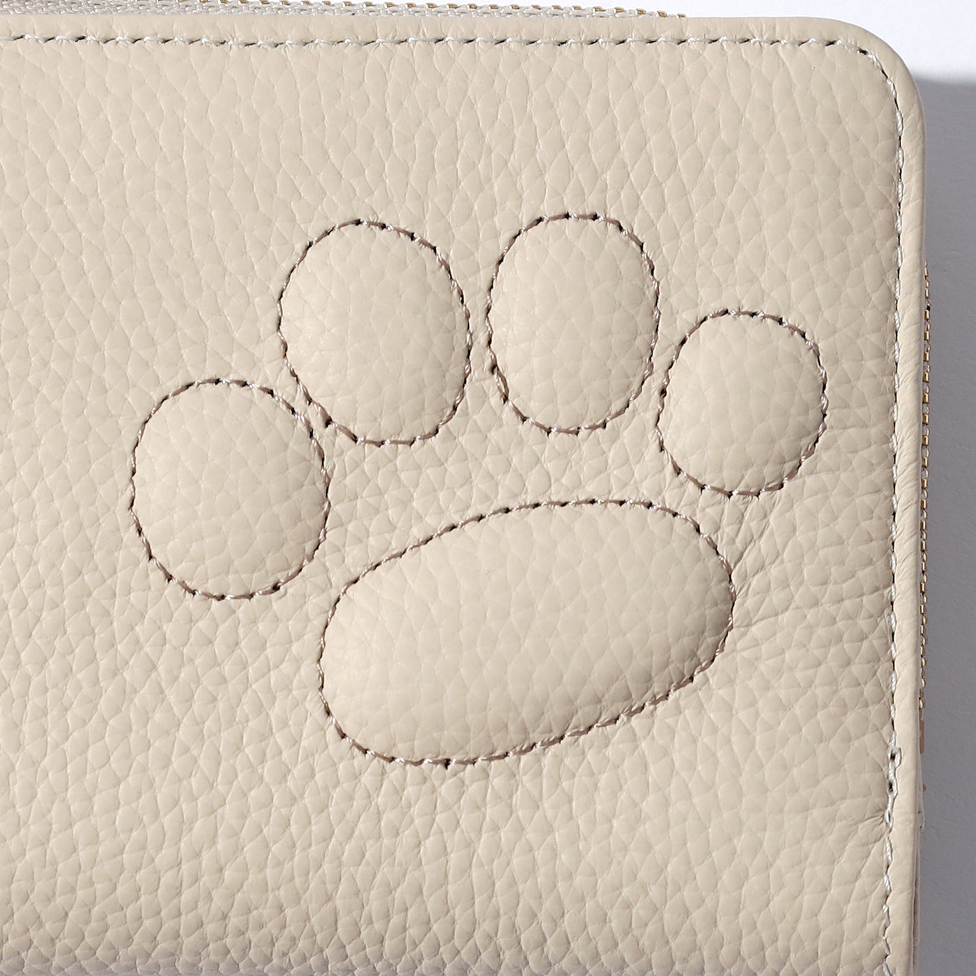 日常で使える大人のためのレザー雑貨、SNOOPY LEATHER COLLECTION